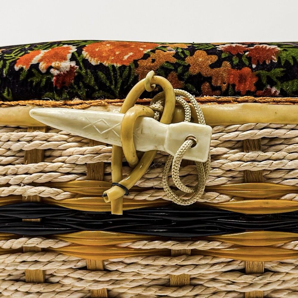 Vintage Wicker Look Sewing Basket Floral Lid Faux Bone Latch Mid Century - Picture 4 of 9